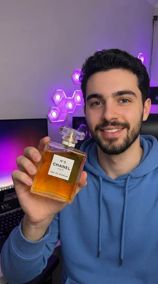 AI influencer demonstrating product features for social media ad